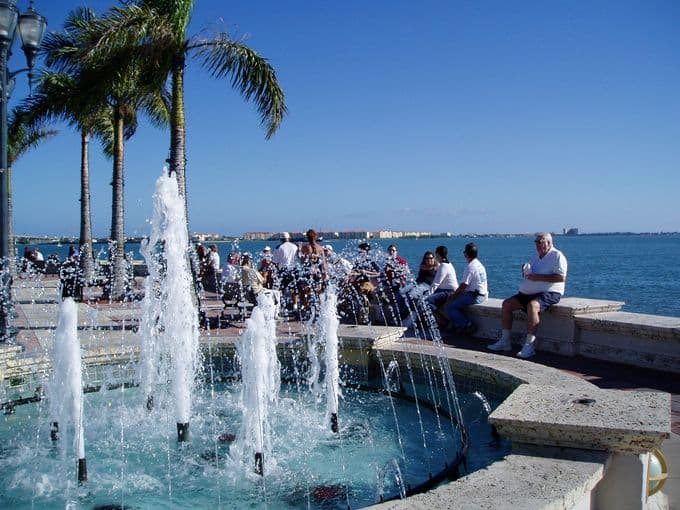 Fort Pierce Downtown Farmers' Market