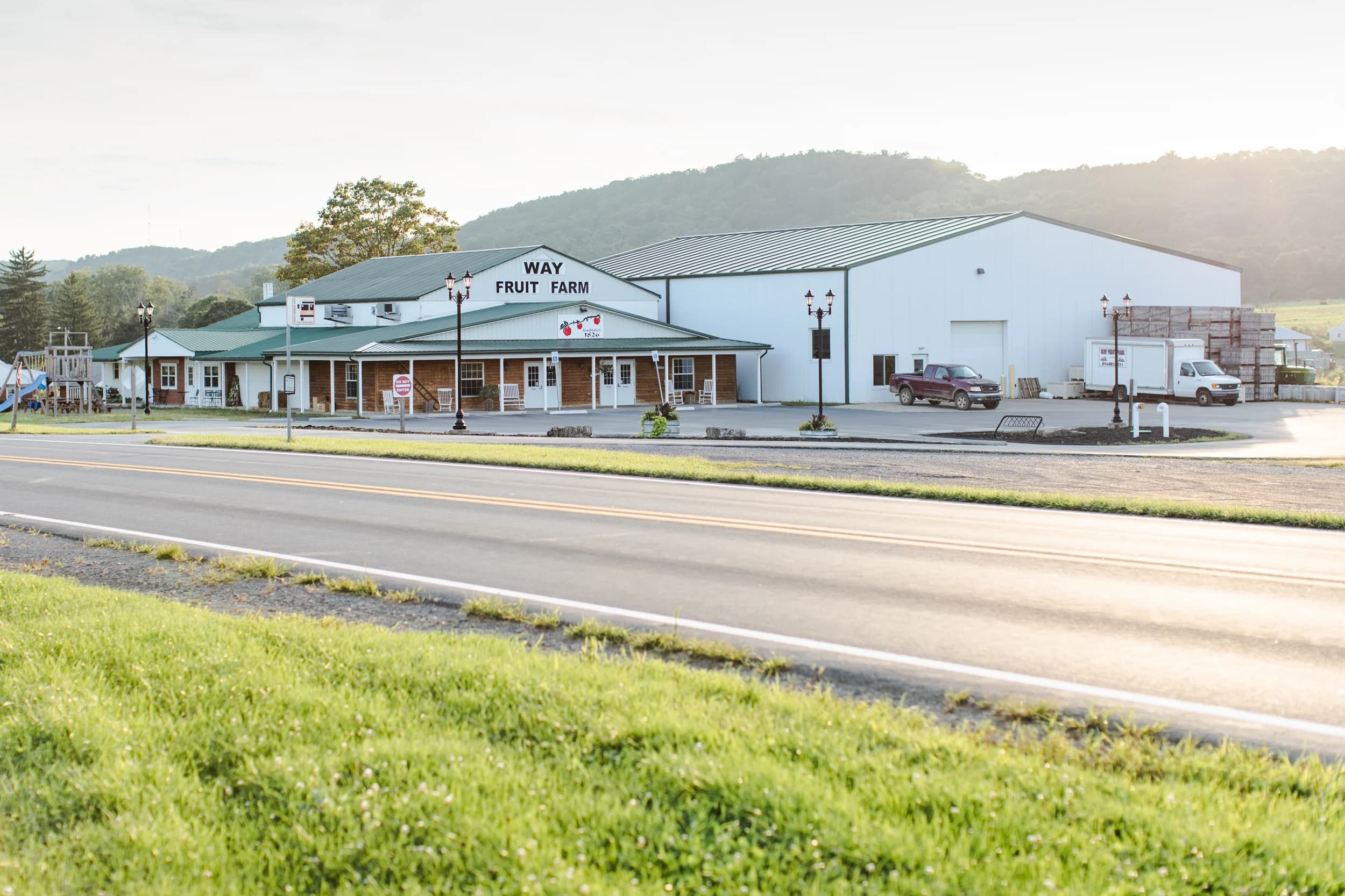 Way Fruit Farm Downtown Market and Cafe